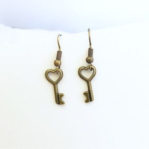 Earrings Vintage Antique Keys Heart Small Boho Victorian Aged Gold Tone